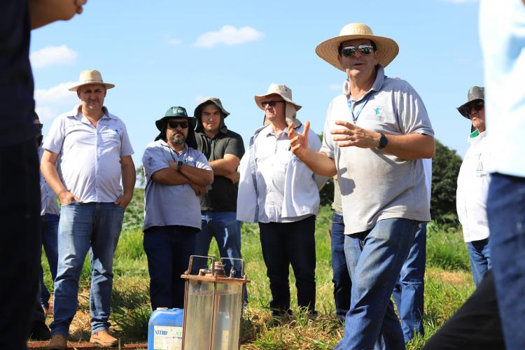 IDR-Paraná promove capacitação estratégica em terraceamento e conservação de solos