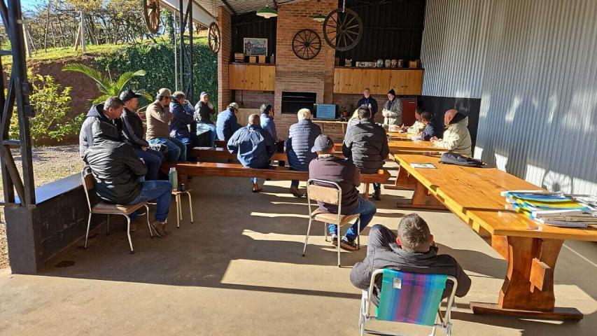 Treino-visita potencializa assistência a produtores de morango